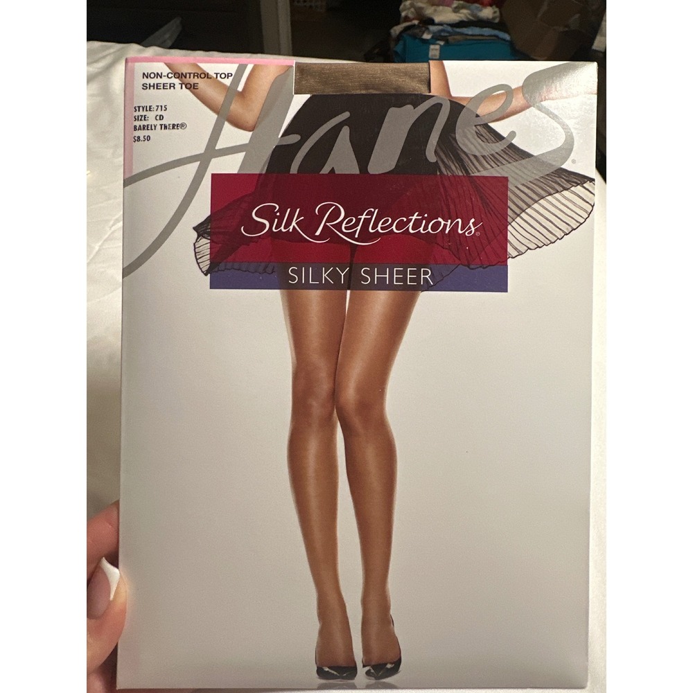 Hanes Silk Reflections Silky Sheer Pantyhose Barely There Style 715 Size CD NEW